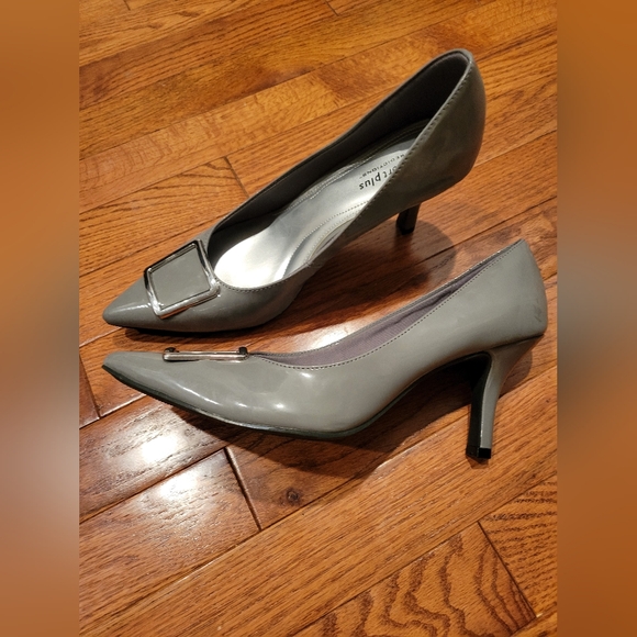Grey Patent and silver buckle heels (3") - Picture 3 of 3